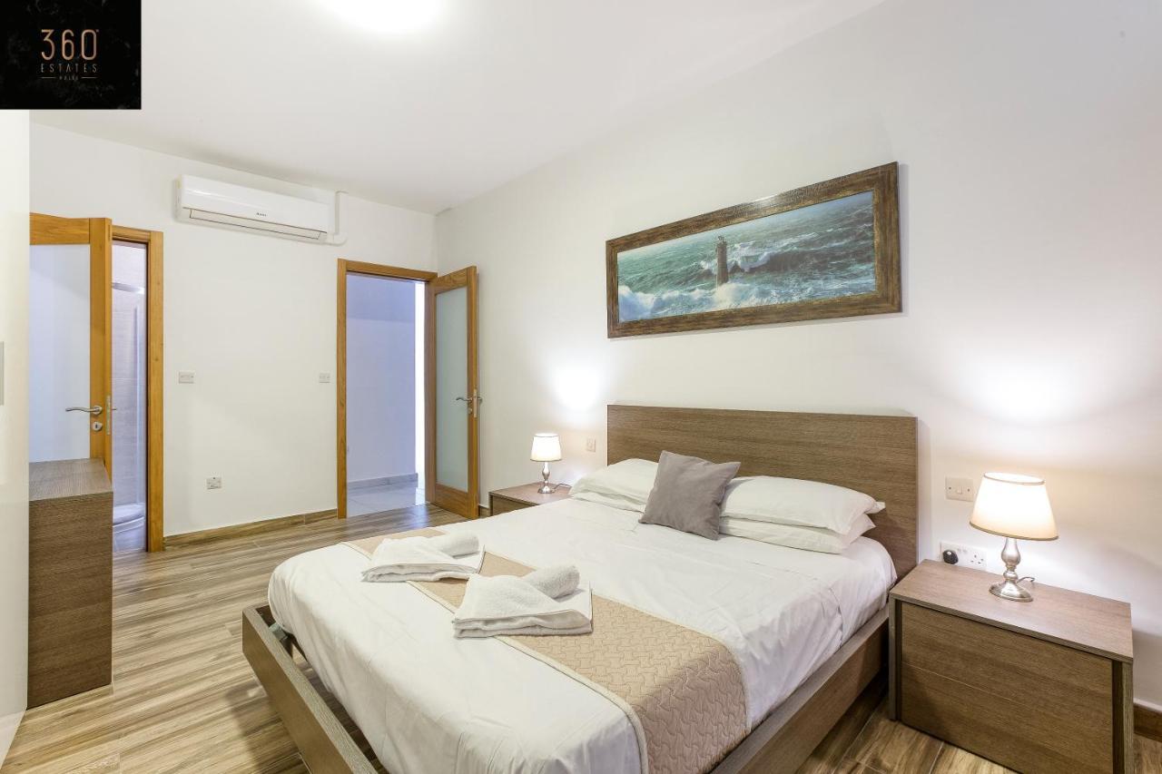 Lux Sea Front Penthouse With Breathtaking Views In St Pauls By 360 Estates Leilighet San Pawl il-Baħar Eksteriør bilde