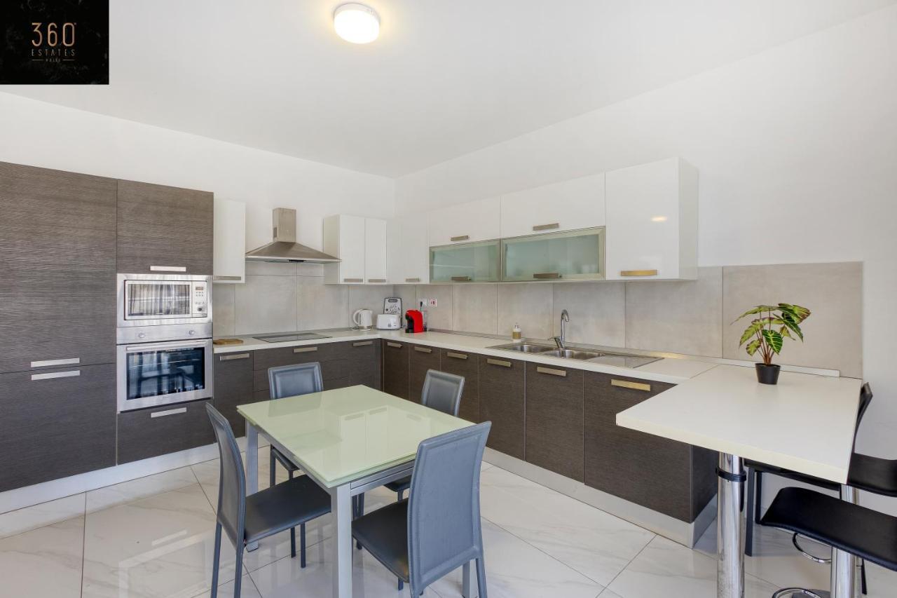 Lux Sea Front Penthouse With Breathtaking Views In St Pauls By 360 Estates Leilighet San Pawl il-Baħar Eksteriør bilde